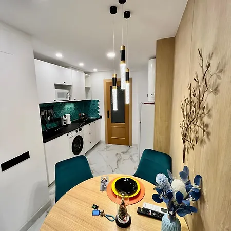 Elegante Tres Colores Apartman